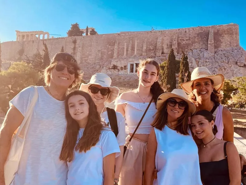 Στην Ελλάδα οικογενειακά η Λάουρα Παουζίνι