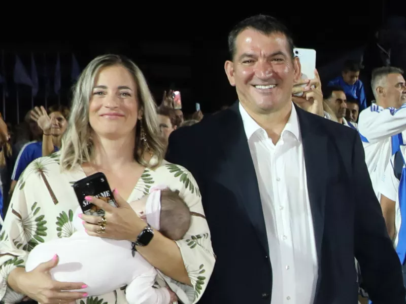 Πύρρος Δήμας: «Αν μετανιώνω για κάτι είναι ότι έχασα στιγμές των παιδιών μου που δεν γυρίζουν πίσω»