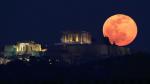 Πανσέληνος και ολική έκλειψη Σελήνης τα χαράματα της Δευτέρας - Ορατή και στη χώρα μας 