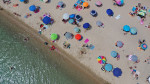 «Καμπανάκι» ΑΠΘ: Ο κορωνοϊός πάει παραλία τα σαββατοκύριακα (πίνακες)