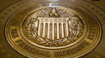 Fed: Ανακάμπτει η οικονομία αλλά παραμένει μακριά από τα περσινά επίπεδα